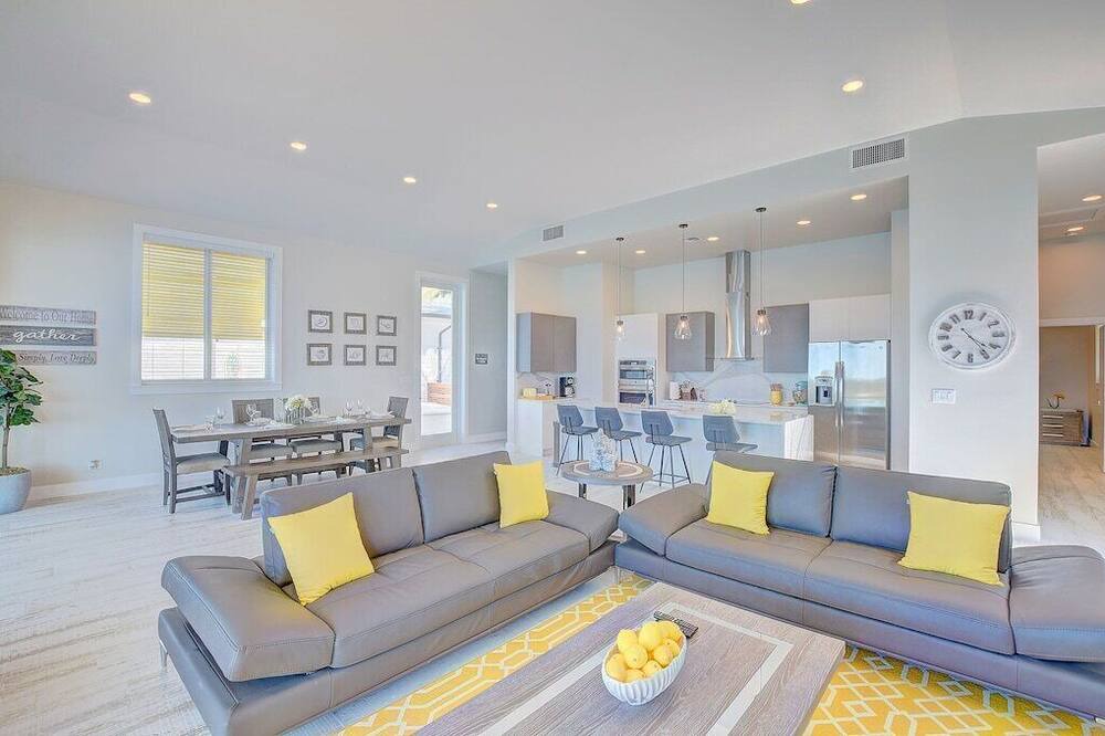 Photo of Bedroom in Staniel Cay
