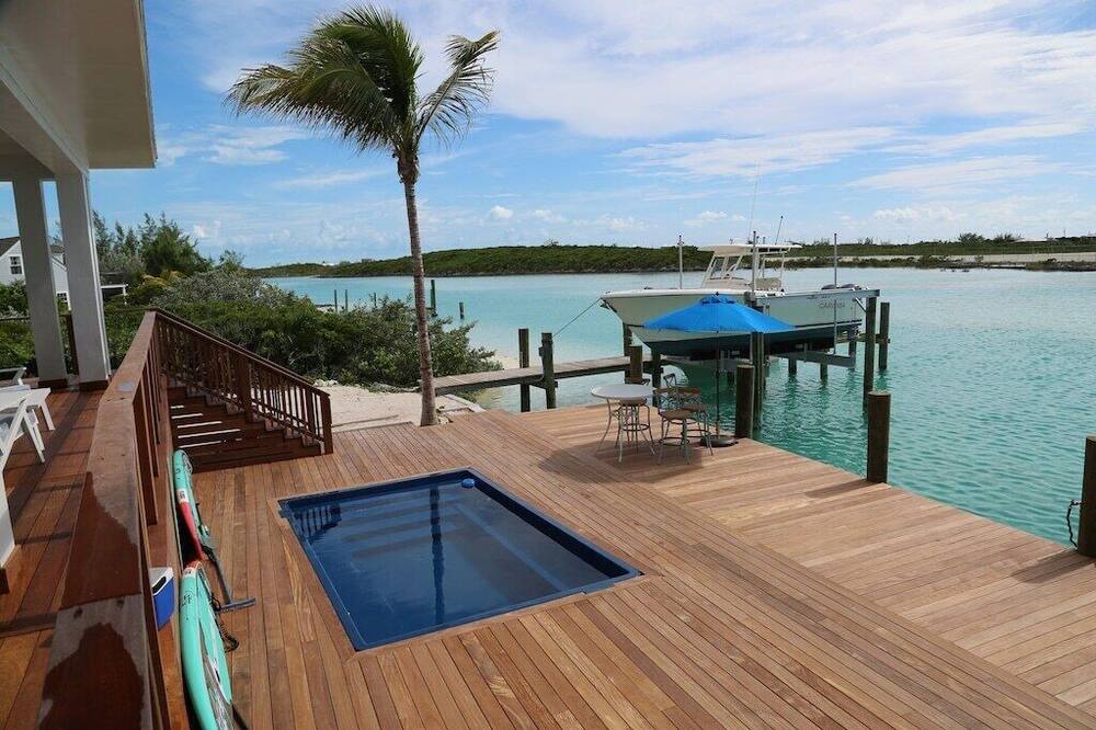 Photo of Others in Staniel Cay
