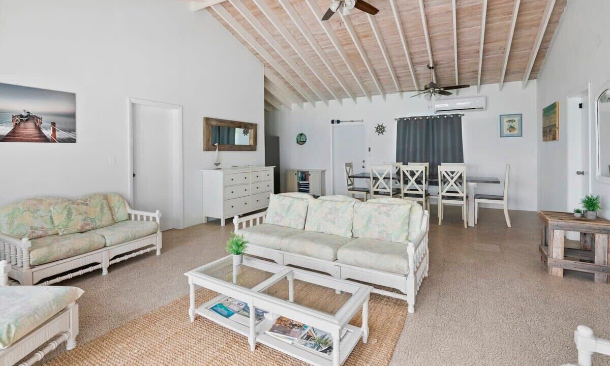 Photo of Livingroom in Rokers Point