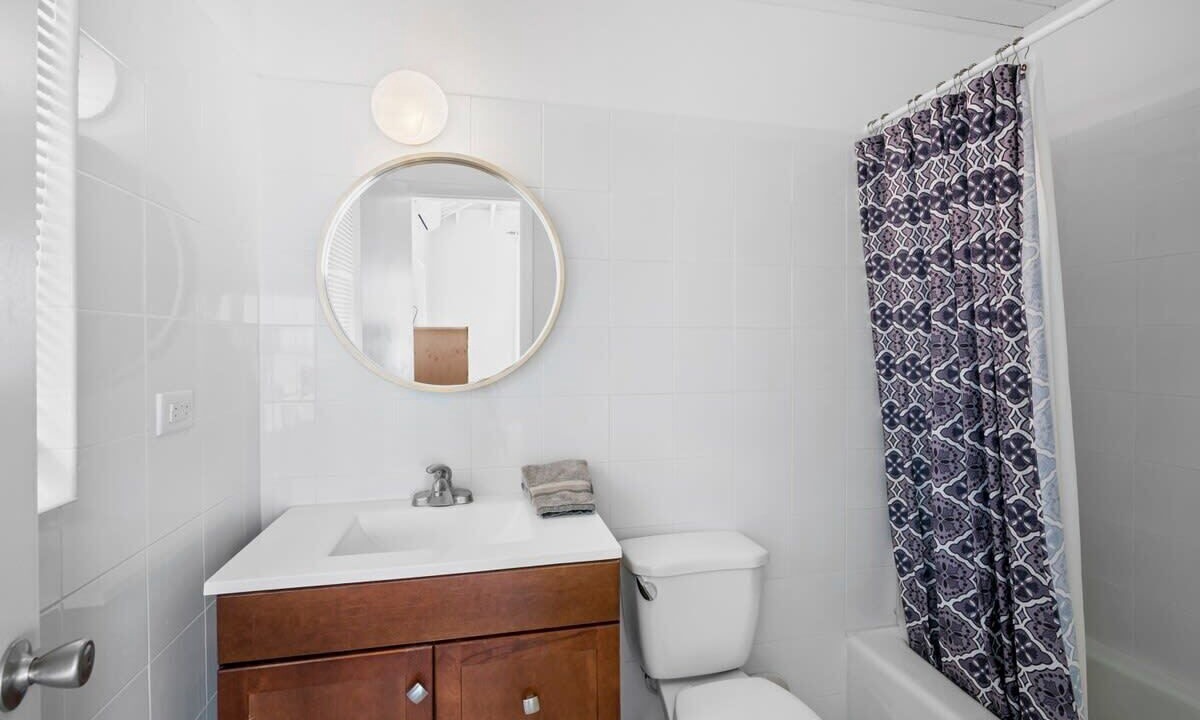 Photo of Bathroom in Rokers Point