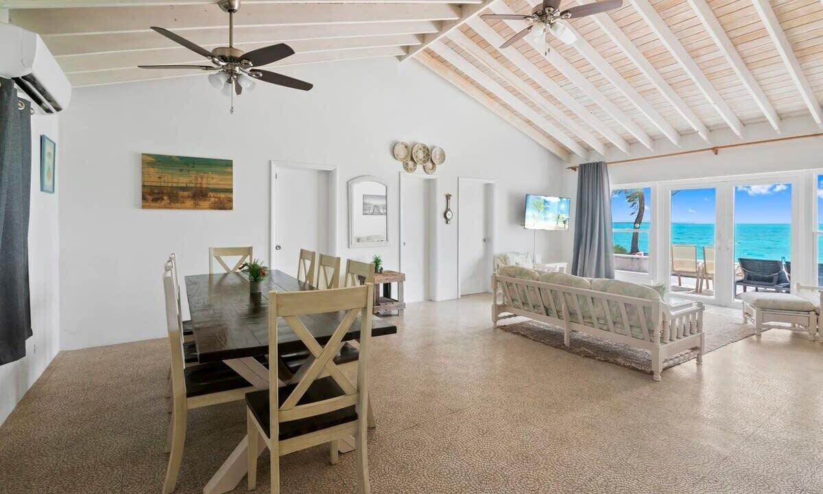 Photo of Livingroom in Rokers Point