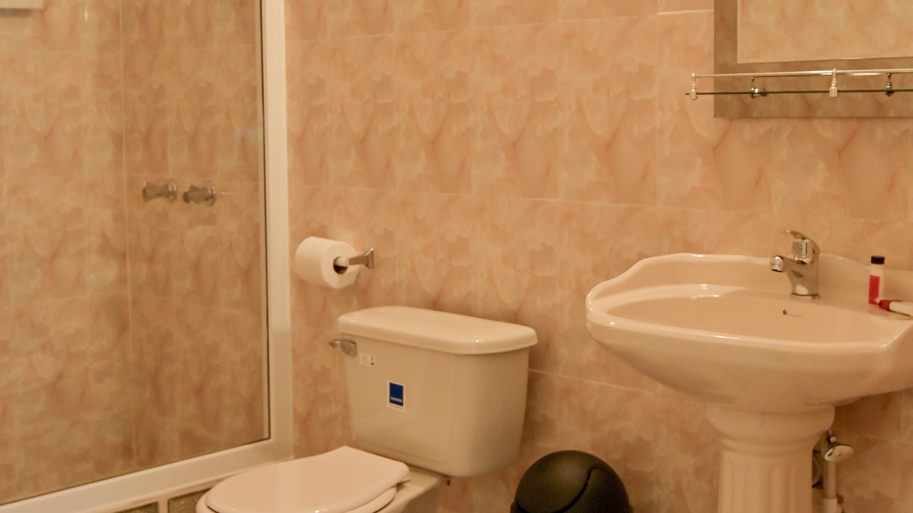 Photo of Bathroom in Whitehouse