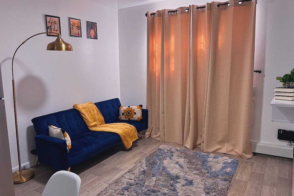 Photo of Livingroom in Williamsbridge