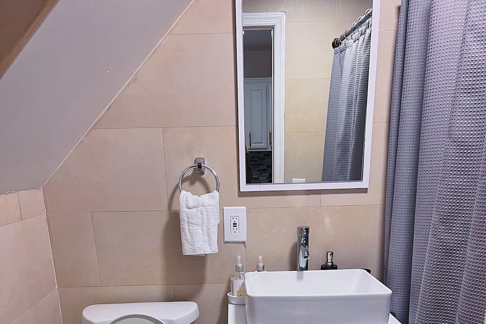 Photo of Bathroom in Williamsbridge