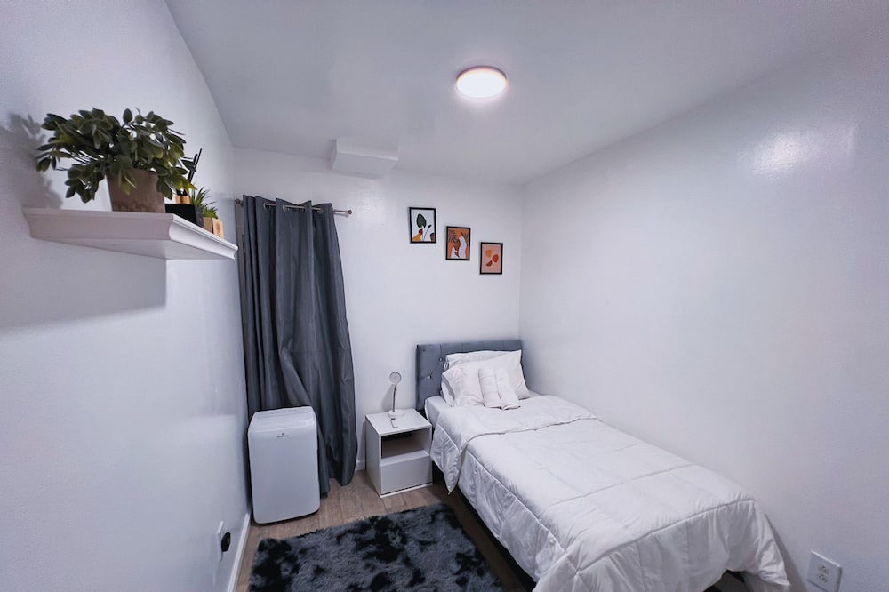 Photo of Bedroom in Williamsbridge