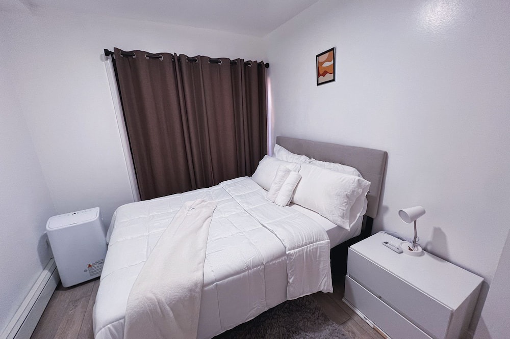 Photo of Bedroom in Williamsbridge