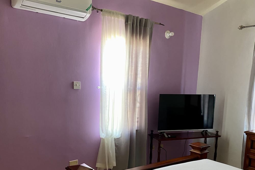 Photo of Bedroom in Portmore