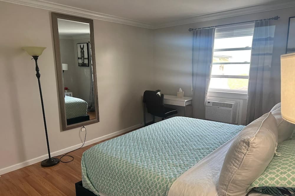 Photo of Bedroom in East New York