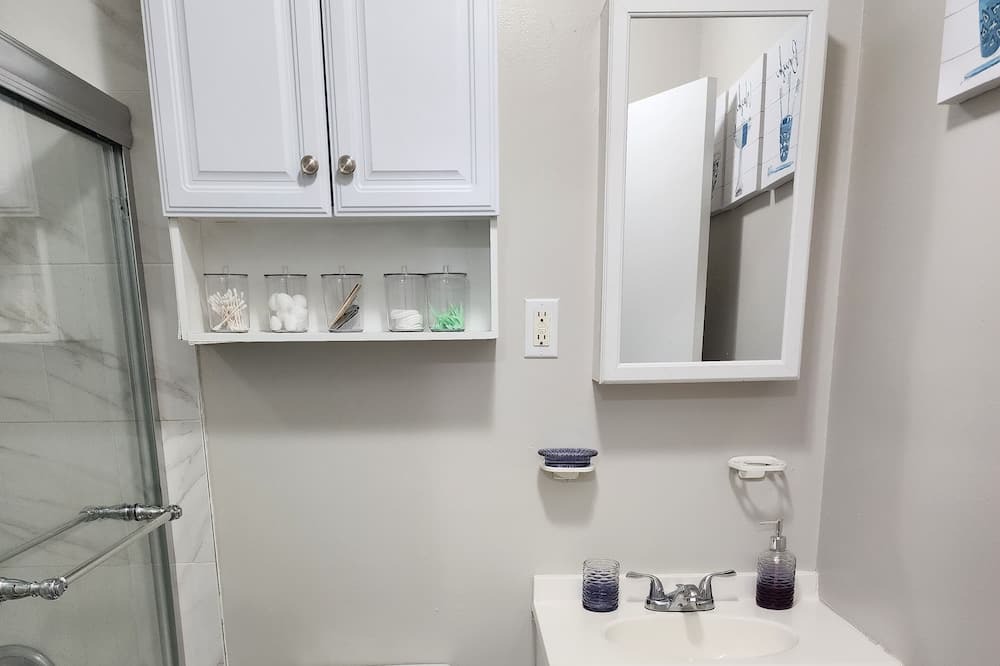 Photo of Bathroom in East New York