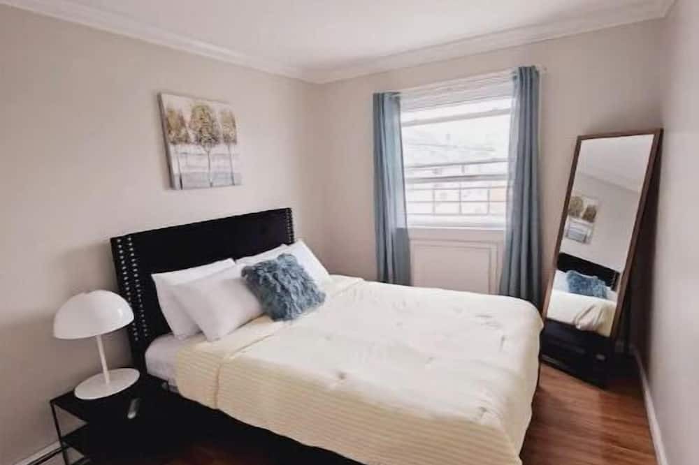 Photo of Bedroom in East New York