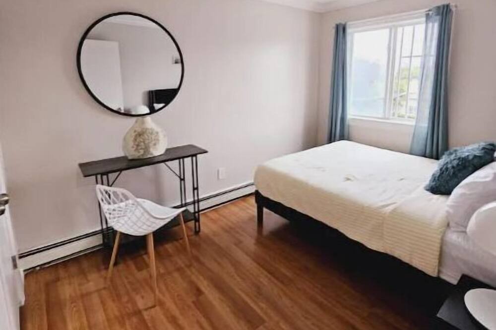 Photo of Bedroom in East New York
