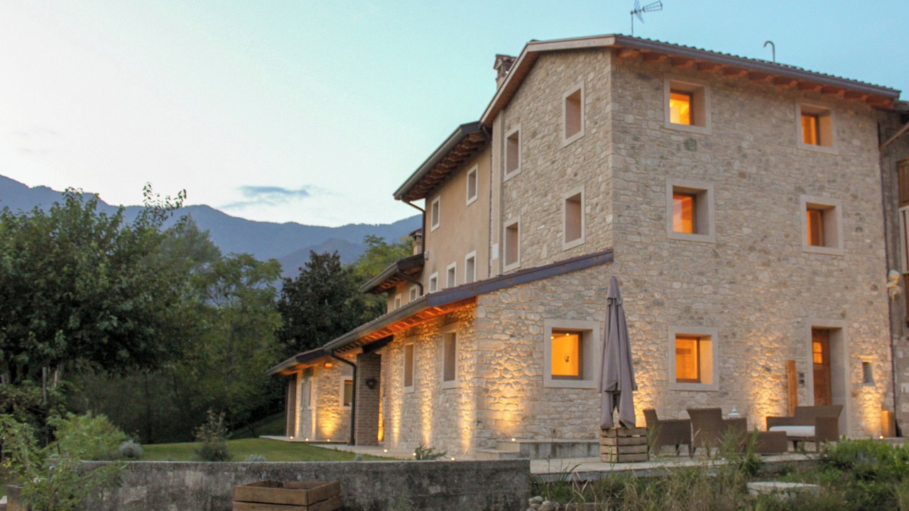 Photo of Outdoor in Miane