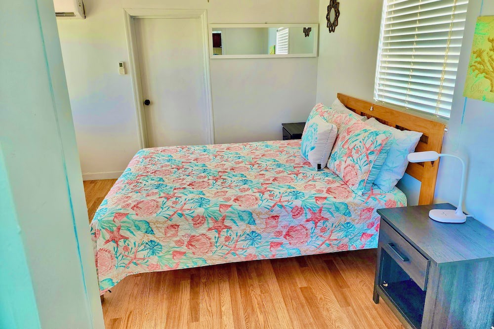 Photo of Bedroom in Tar Bay