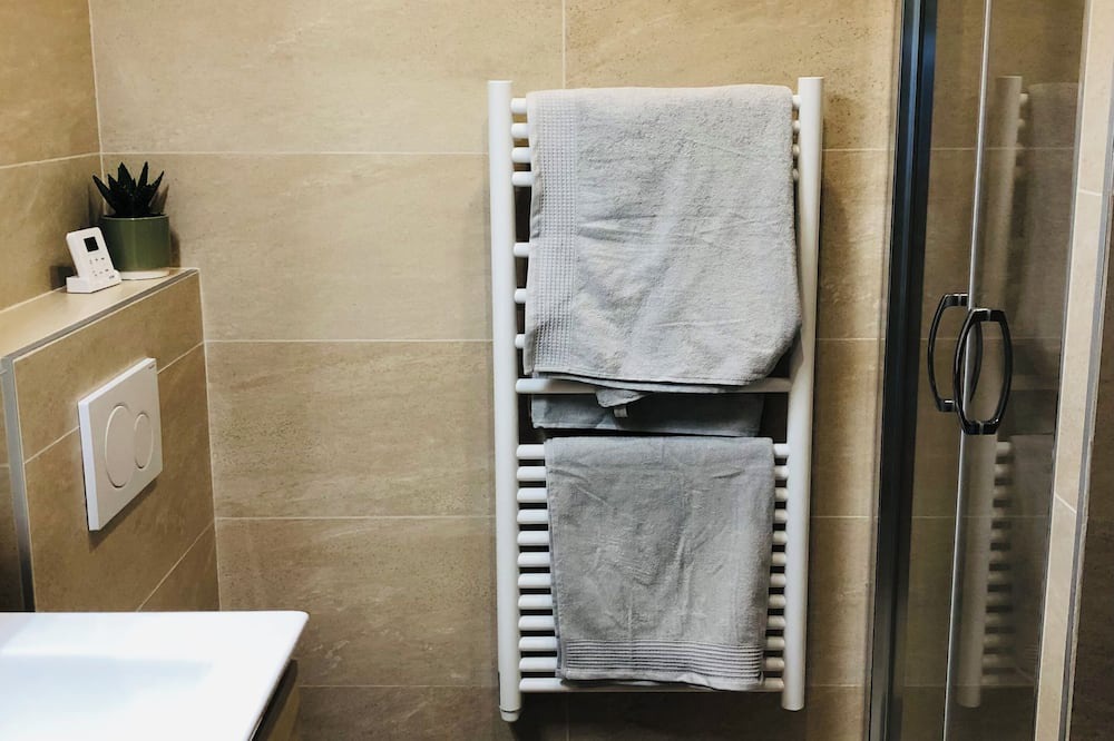 Photo of Bathroom in Chaville