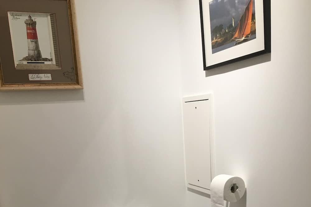 Photo of Bathroom in Antony