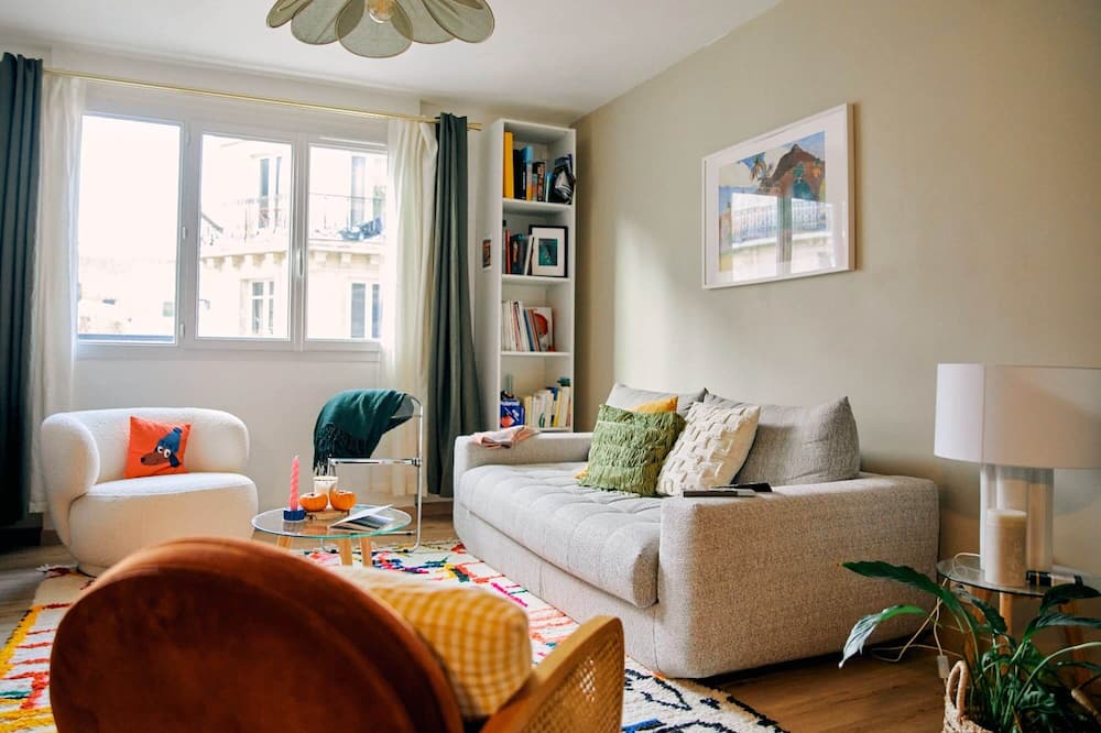 Photo of Livingroom in Saint-Lambert