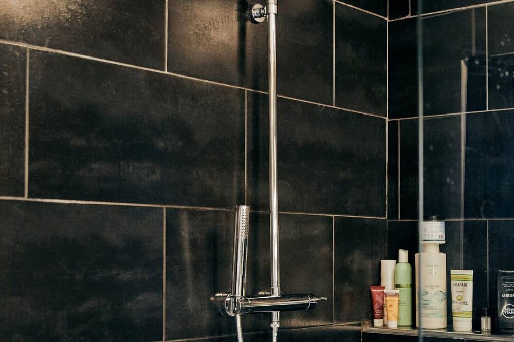 Photo of Bathroom in Saint-Lambert