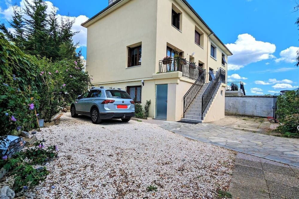 Photo of Outdoor in Les Stades