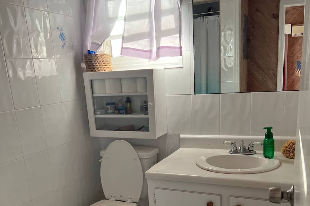 Photo of Bathroom in Deadmans Cay
