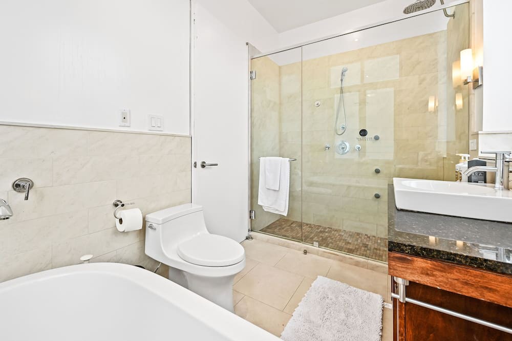 Photo of Bathroom in Bowery