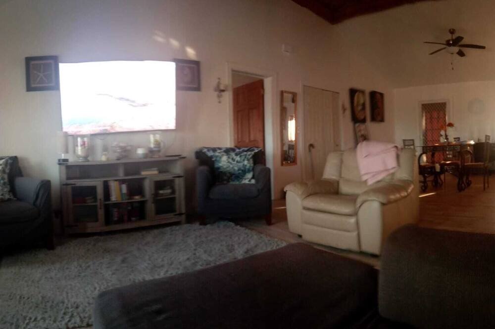 Photo of Livingroom in Rolleville