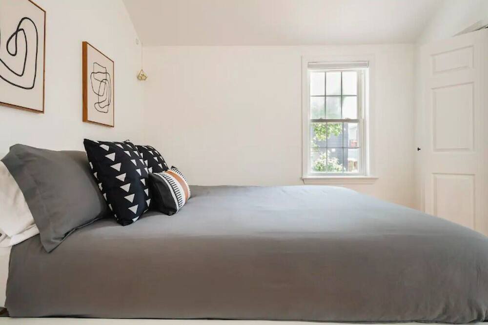 Photo of Bedroom in Queens