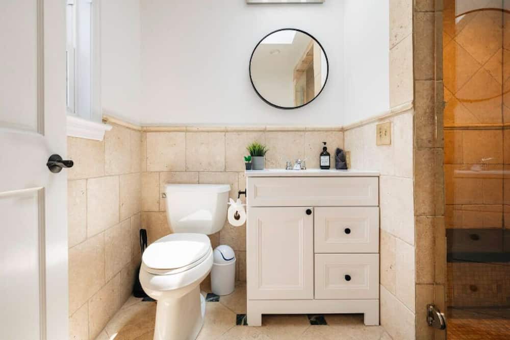 Photo of Bathroom in Queens