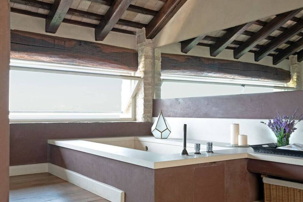 Photo of Bathroom in Asolo