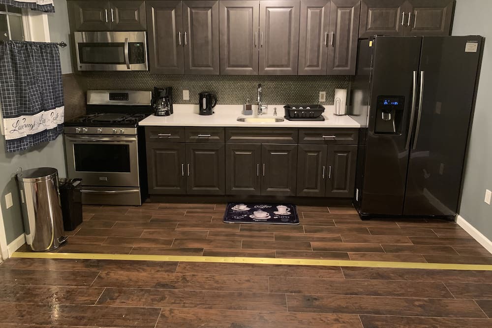 Photo of Livingroom in East New York