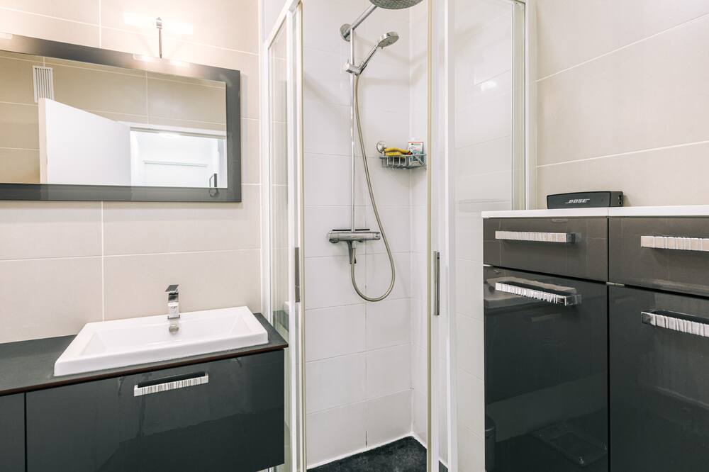 Photo of Bathroom in Petit-Ivry