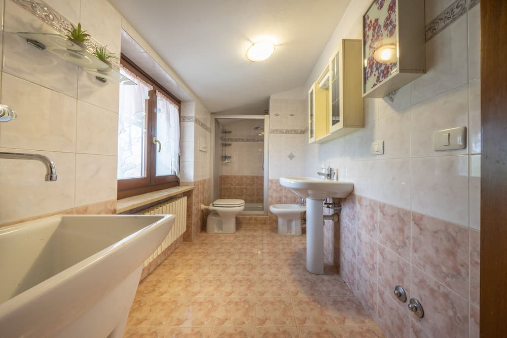 Photo of Bathroom in Velo Veronese