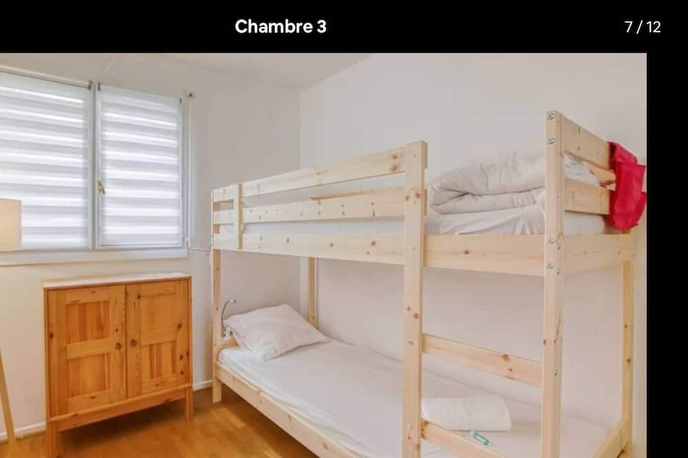 Photo of Bedroom in Le Plessis-Robinson