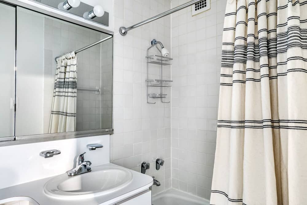 Photo of Bathroom in Peter Cooper Village