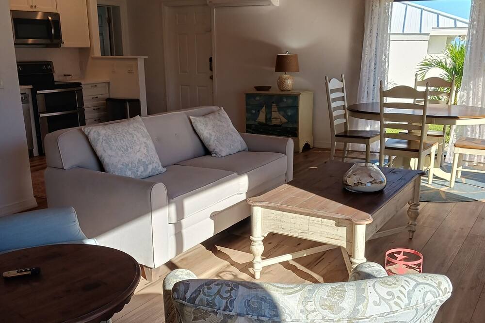 Photo of Livingroom in Treasure Cay