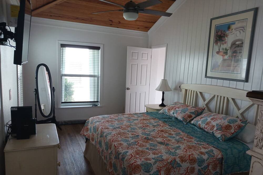 Photo of Bedroom in Treasure Cay