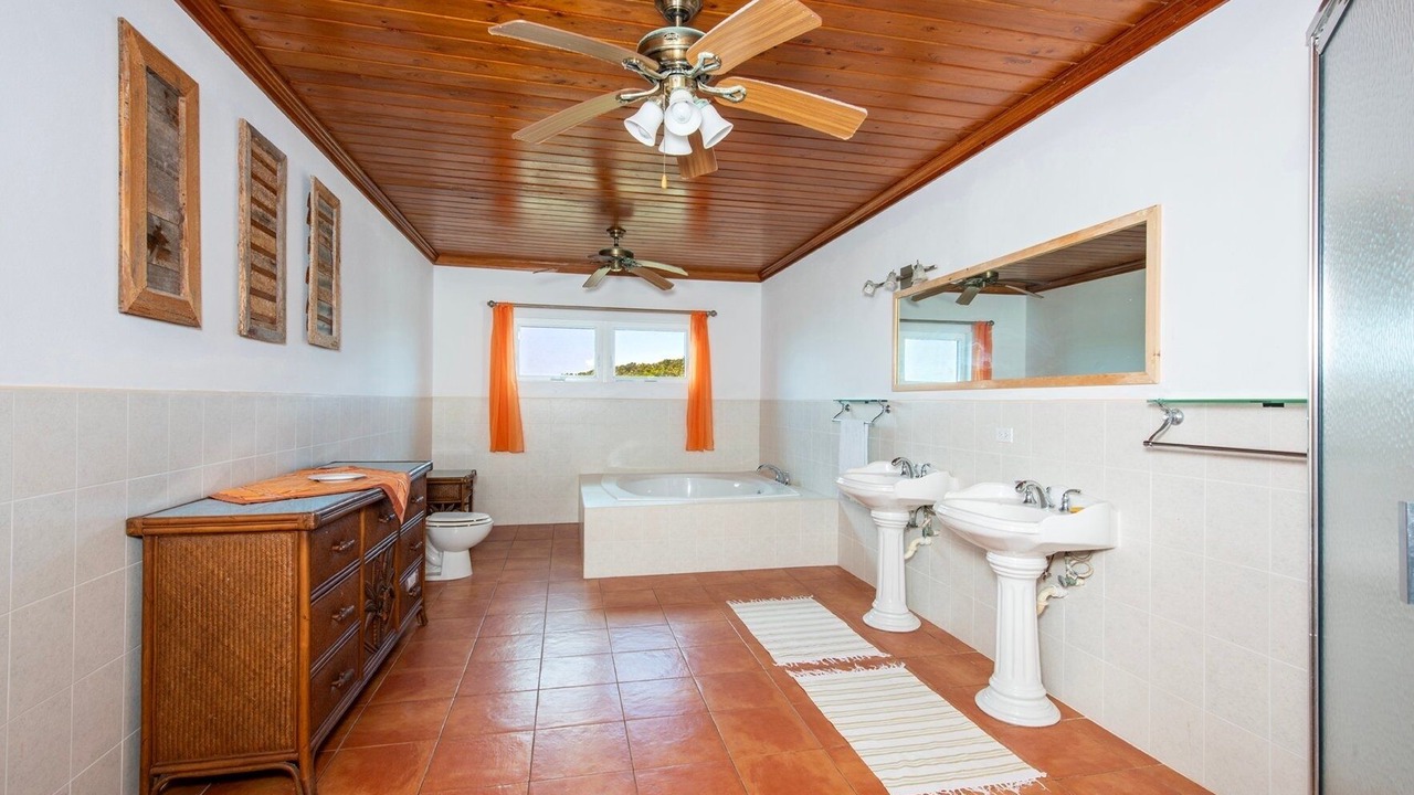 Photo of Bathroom in Governor's Harbour
