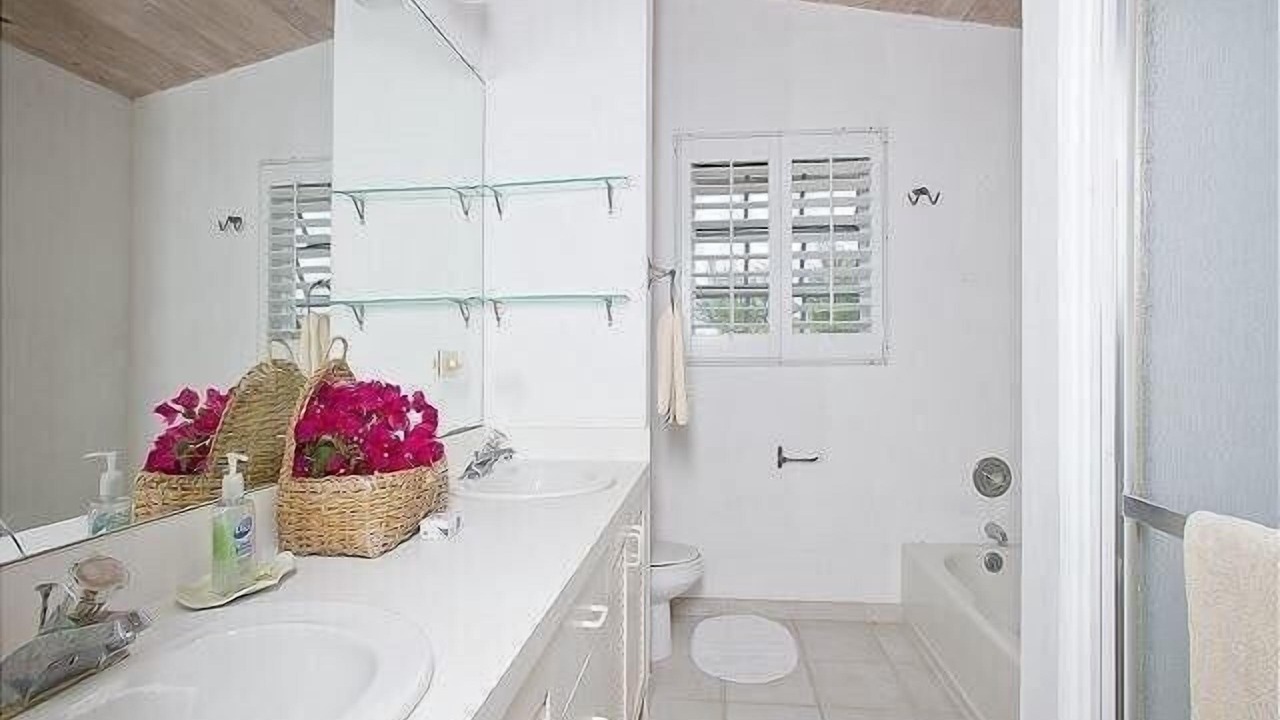 Photo of Bathroom in North Palmetto Point