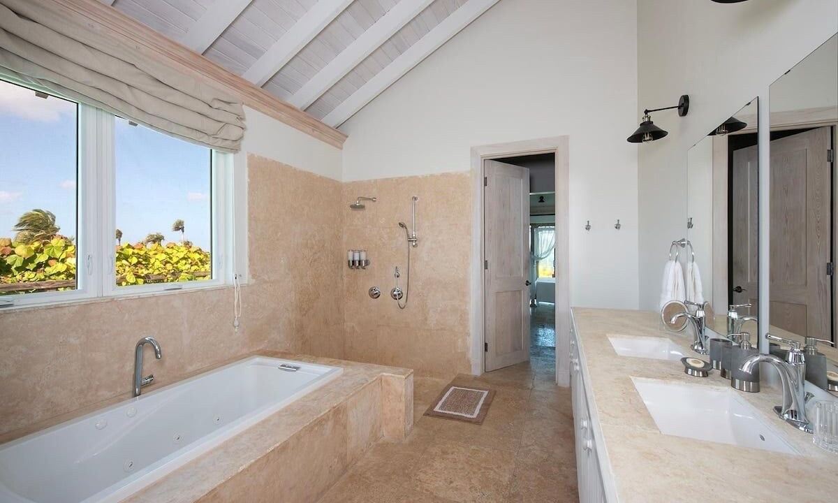 Photo of Bathroom in North Palmetto Point