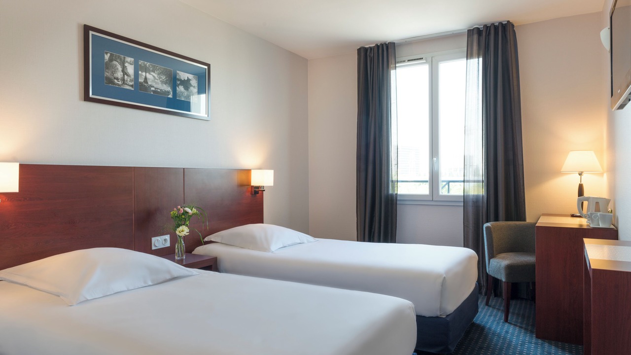 Photo of Bedroom in Le Plessis-Robinson