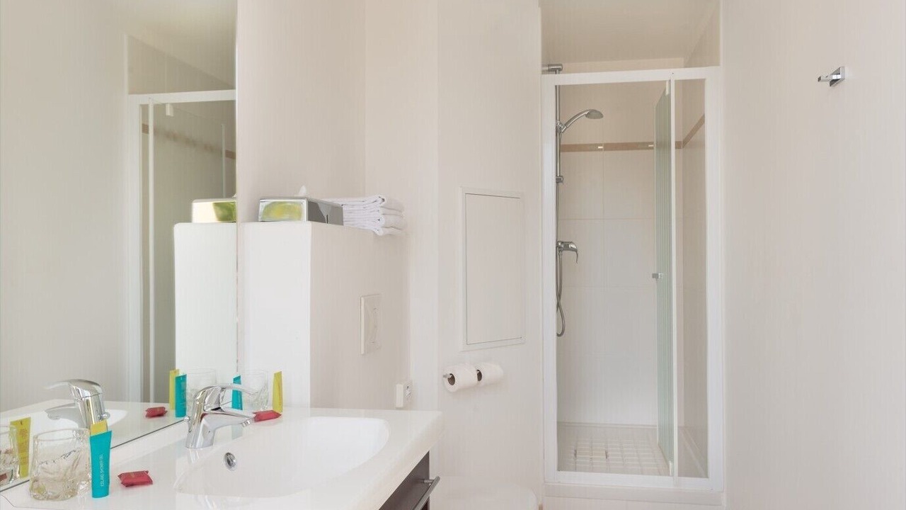 Photo of Bathroom in Le Plessis-Robinson