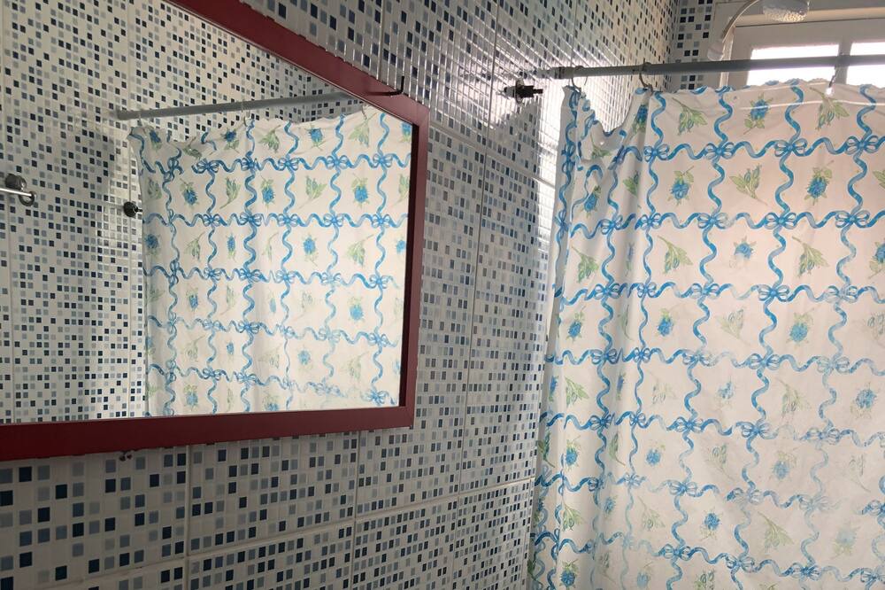Photo of Bathroom in Arpoador