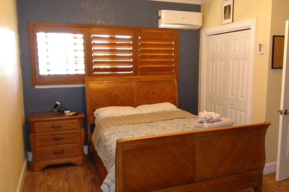 Photo of Bedroom in Bahamia West