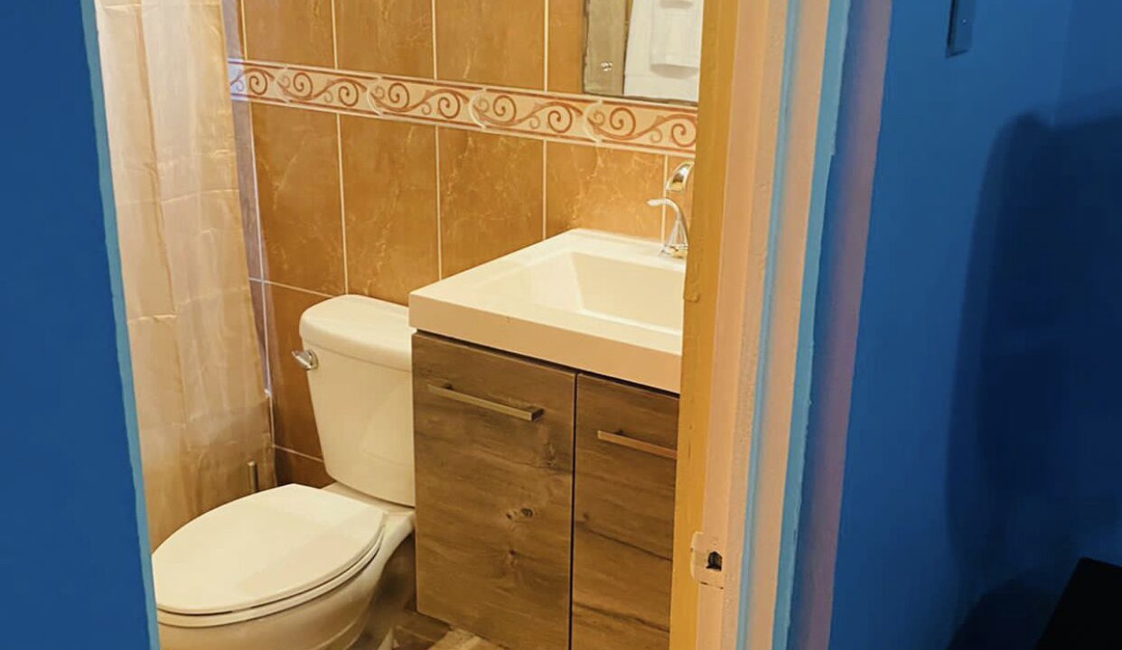 Photo of Bathroom in Molynes Gardens