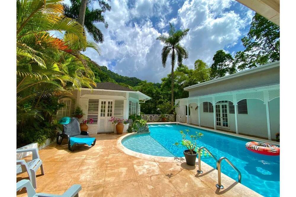 Photo of Outdoor in Kingston