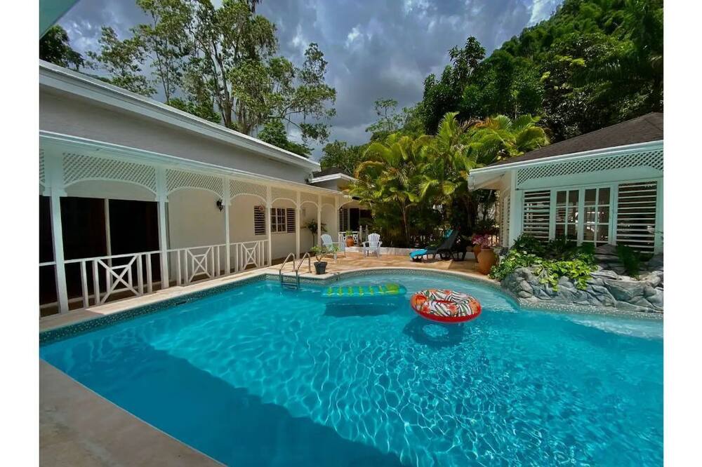 Photo of Outdoor in Kingston
