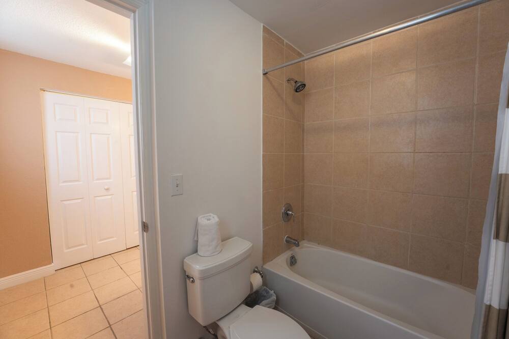 Photo of Bathroom in Alice Town