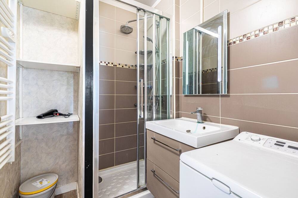 Photo of Bathroom in Fontenay-aux-Roses