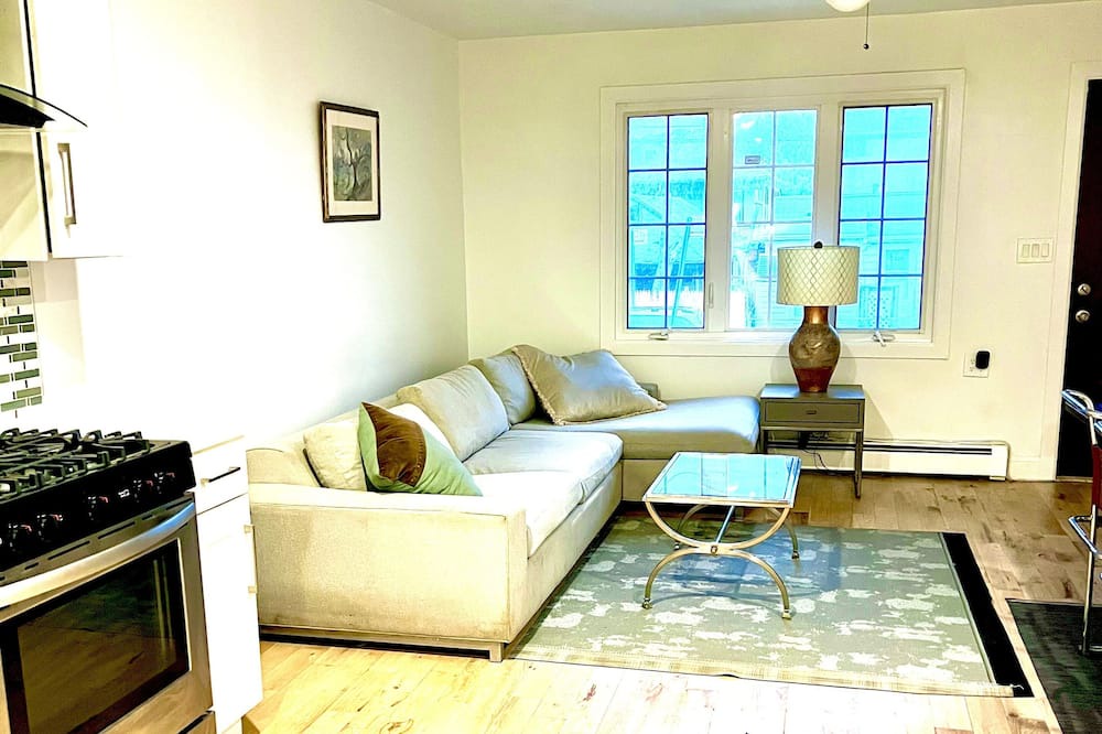 Photo of Livingroom in Queens