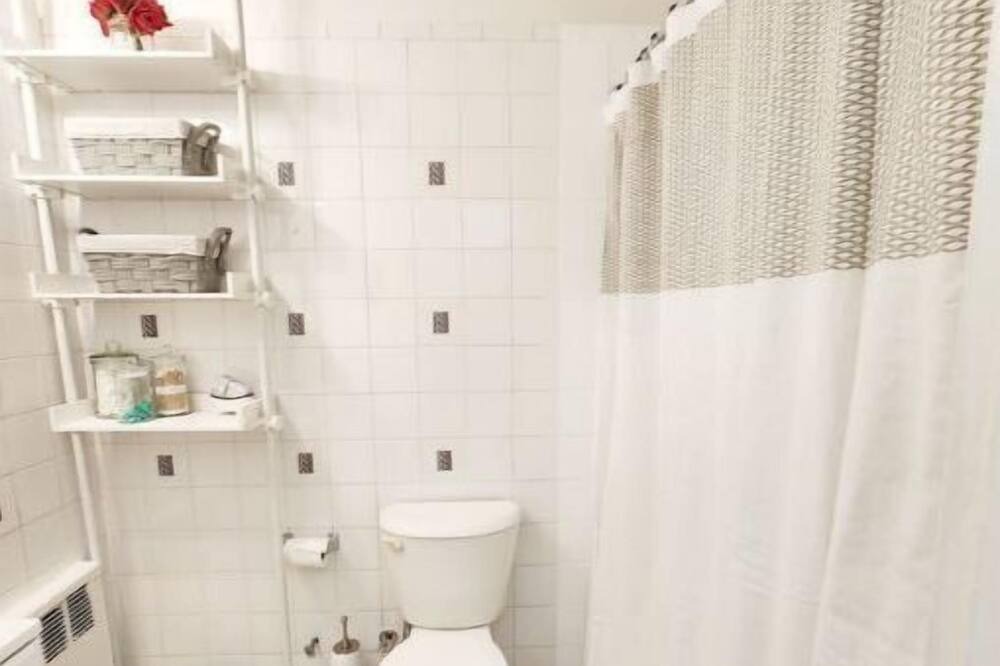 Photo of Bathroom in Canarsie