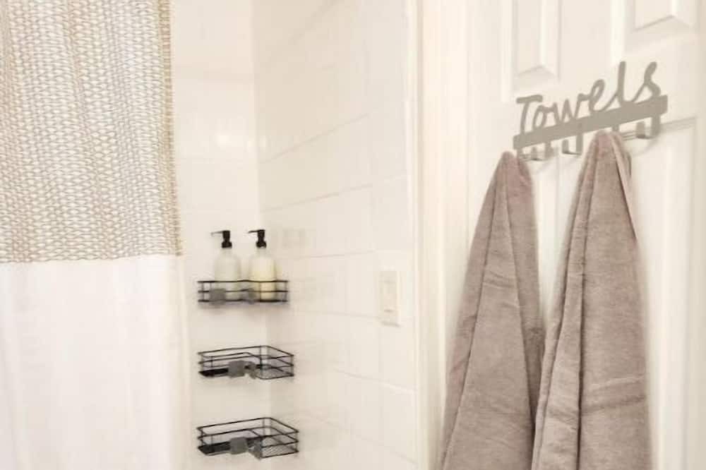 Photo of Bathroom in Canarsie